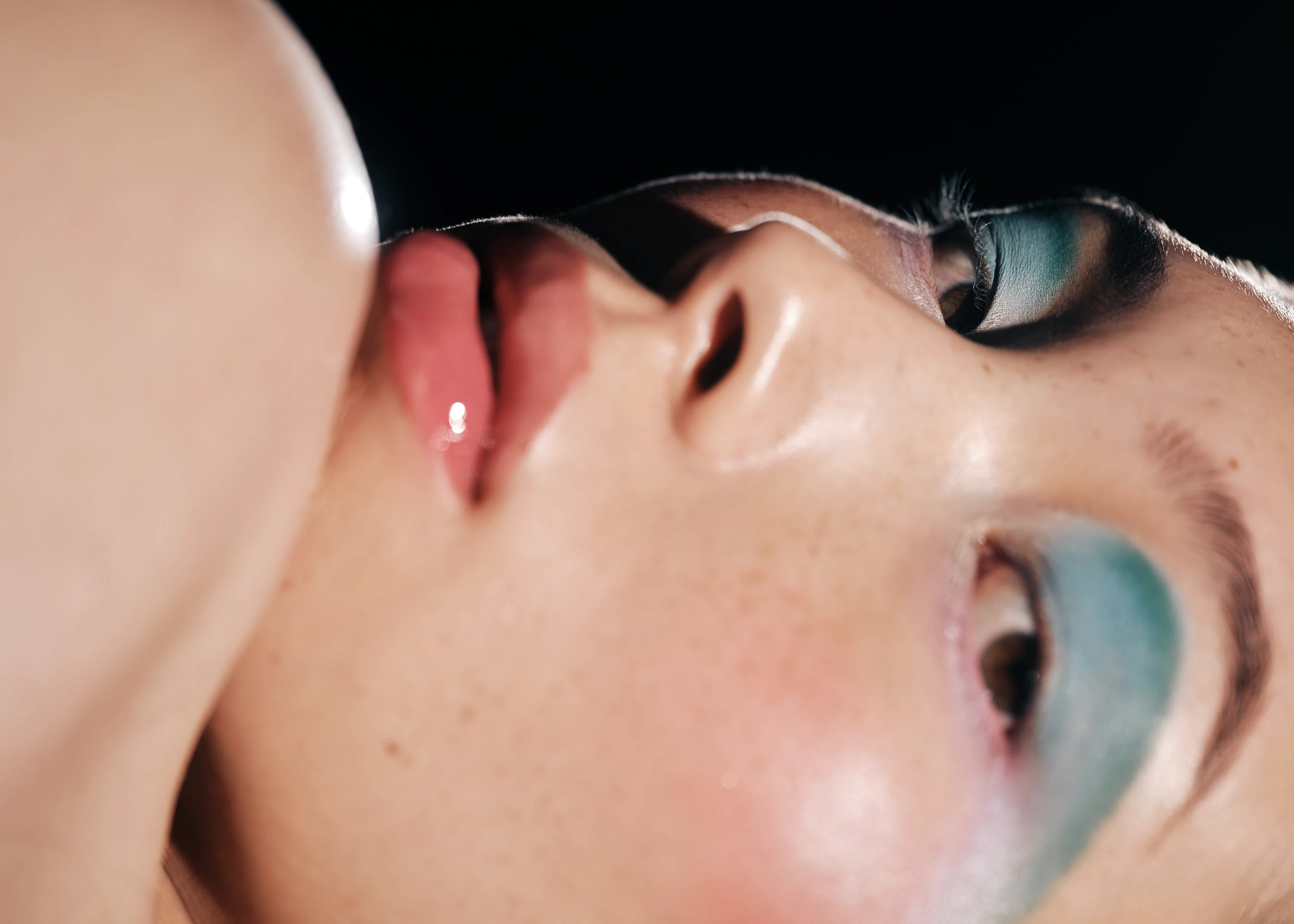 Plumas for DSCENE Beauty